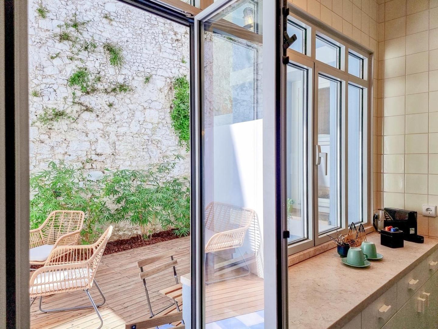 Apartment W. Lots Of In A Beautiful Terrace Lissabon